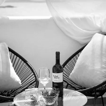 Amelie Suites Mykonos Agios Stefanos  Exterior photo